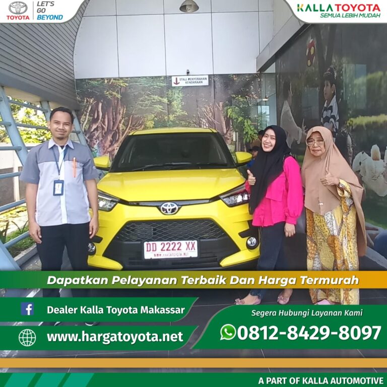 Penyerahan mobil Toyota kepada Ibu Masita